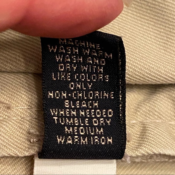 Banana Republic 35 x 30 Khaki Chino Pants - Picture 6 of 9